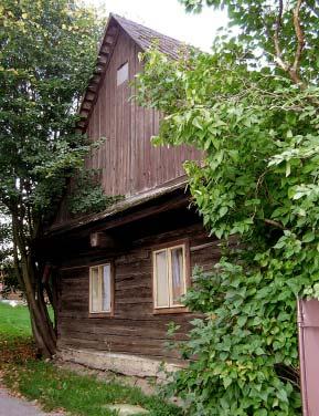 Další roubený dům je ve vlastnictví Základní organizace Českého svazu ochránců přírody Kosenka, která zde provozuje středisko ekologické výchovy a slouží i projektům regionálního rozvoje.