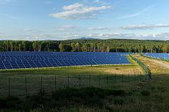 největší fotovoltaickou elektrárnou na světě, do listopadu roku 2012 byla odsunuta novými elektrárnami s vyšším výkonem na 51. místo na světě.