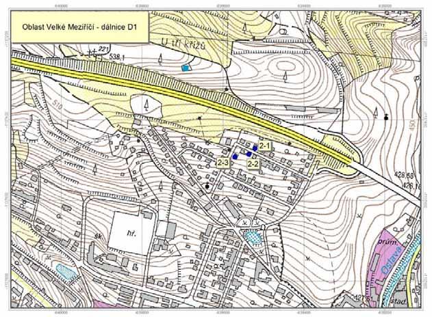 Obr. 8.3. Lokalita Velké Meziříčí Tabulka 8.6. uvádí vzdálenost referenčních bodů od hranice dálnice a vypočtené hodnoty imisních příspěvků ve stavu bez vegetační bariéry. Tab. 8.6. Lokalita Velké Meziříčí imisní příspěvky dálnice D1 Označení bodu Vzdálenost od hranice dálnice D1 (m) Imisní příspěvky dálnice D1 bez vlivu bariéry µg.