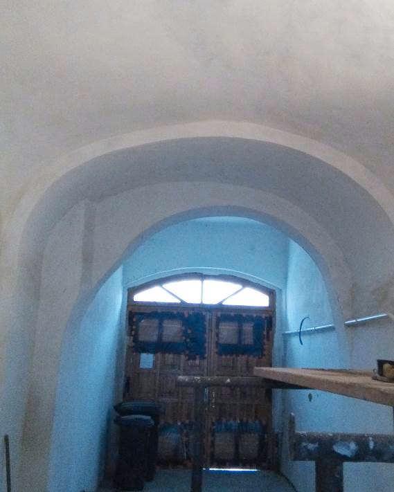 střešní krytiny objektu Poškozené prvky architektonické výzdoby byly vytaženy v omítce.