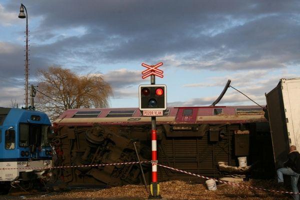 SUMMARY Grade: Date and time: accident. 29 th January 2012, 14:13 (13:13 GMT). Occurrence type: level crossing accident. Description: Collision of passenger train No.