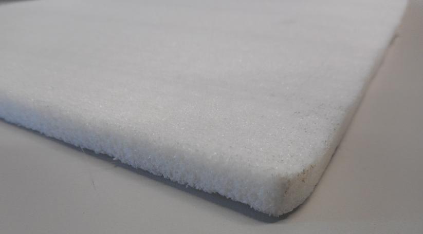 UTB ve Zlíně, Fakulta technologická 44 Polymerní pěna AIREX T90 100 nachází uplatnění v silničních a kolejových dopravních prostředcích, kde se pouţívá pro podlahy, střechy, kryty motorů a