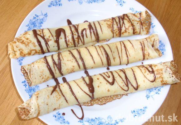 Palacinky Autor: Bianka Kelová Potrebujeme: 2 ks vajec, 3dl mlieka, 20 dkg hladkej múky, 2 dl vody, štipku soli, 1 dl oleja Postup: Všetky prísady spolu zamiešame.