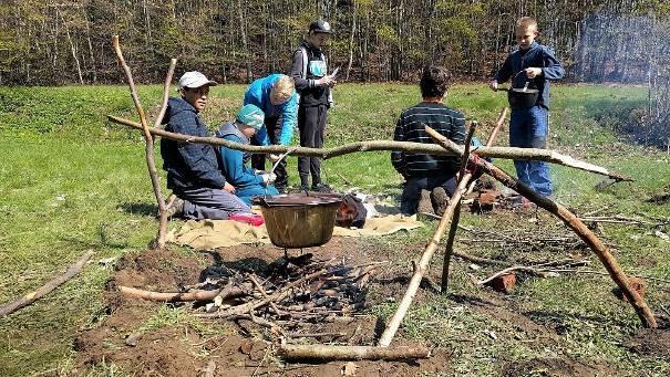 Činnost a akce Jednou týdně se konají družinové schůzky. Na nich se scházejí děti stejného věku z jednoho oddílu, kde pod vedením starší rádkyně či rádce zažívají pestrý program.