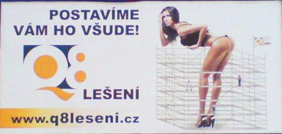 Mnohdy je ale i běžný vizuál doplněn sloganem, který z něj sexistickou reklamu udělá. Musíme také rozlišit různé úrovně sexistického jazyka.