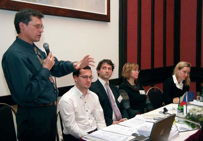 4 květen 2008 5 Další prezentací bylo představení produktu Manuál založení sociálního družstva obcí zástupci partnerství Karlem Rychtářem ze Svazu českomoravských výrobních družstev a V.