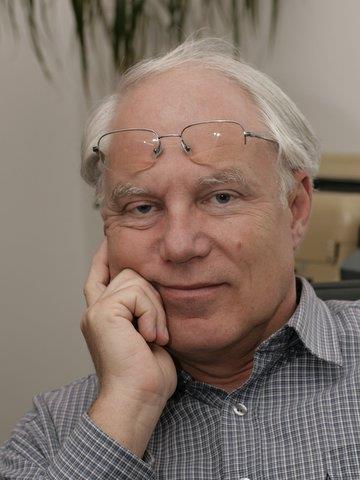 Úvodní slovo vedoucího pracoviště Vážení přátelé dobré budoucnosti! V roce 2015 uplynulo patnáct let od založení našeho pracoviště. Vnímali jsme to jako určitý milník na naší cestě.