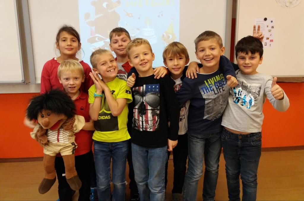 GEBURTSTAGSPROJEKT - 2.AB 20. listopadu se obě třídy 2.A i 2.B zúčastnily projektu "Geburtstag".