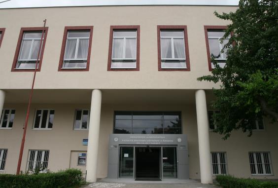 Kontakt: Univerzita Komenského v Bratislave Fakulta telesnej výchovy a športu Nábr. arm. gen. L. Svobodu č. 9 814 69 Bratislava blatna@fsport.uniba.