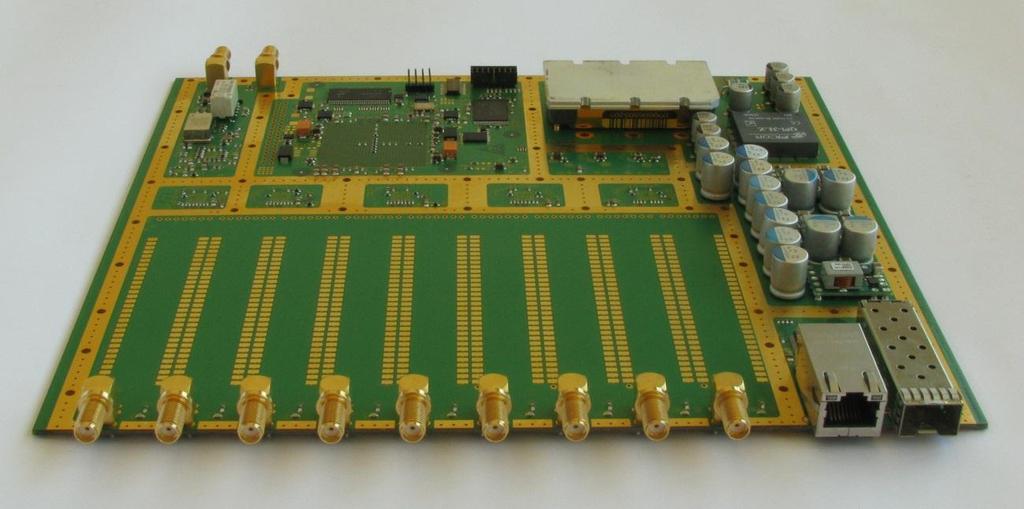 S uvedenými parametry převodníky generují datový tok téměř 16,5 Gbps. O redukci datového toku se stará blok zpracování dat (viz obr.