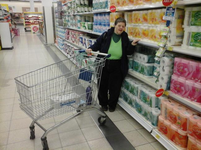 Z pravidelných aktivít... Mesačný nákup Opýtali sme sa našich klientov, čo je to mesačný nákup.