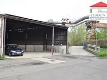 Objekt č.3 o velikosti 87m2 slouží, jako správní budova o 2 kancelářích, šatna + WC. Objekt č.3 je lehká montovaná stavba z unimobuněk + přístavek o výměře 120m2.