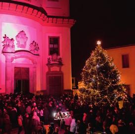 Stali se průvodci expozicí sakrálního umění Andělé na návrší a v čase adventu stráží i desítky betlémů, které díky rozsáhlé výstavě zaplní celý chrám. Andělská je na návrší každá adventní neděle.