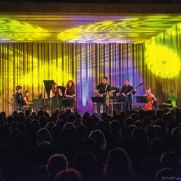 dostanete do Lhotákovi, Pavel Macek, Irena Vodáková, Jana Paulová, Andrea a Josef Sodomkovi, Tereza Vostrádovská, Veronika Podzimková, Barka Zichová, Kamila Spěváčková a další přidružení členové