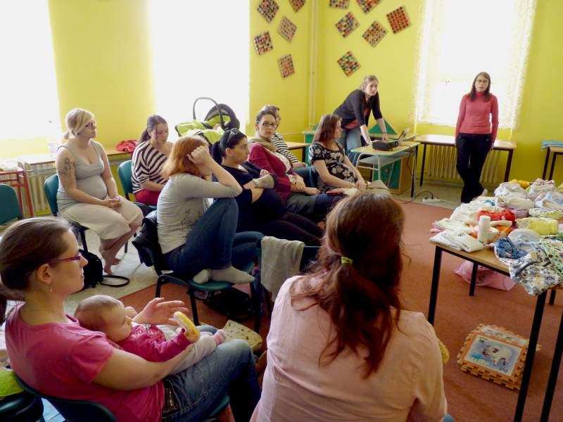 Mezi nepravidelné akce patřily besedy a přednášky, workshopy, meditační večery, zábavné akce pro širokou veřejnost s dětmi jak uvnitř centra, tak i oblíbené venkovní akce.