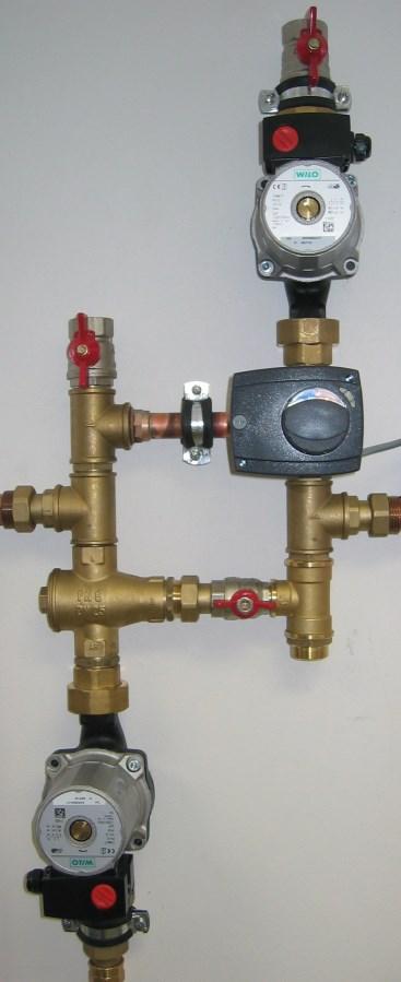 - Automatický odvzdušňovací ventil Automatický odvzdušňovací ventil slouží k odvedení vzduchu uvolněného ohřevem vody z teplovodního potrubí.