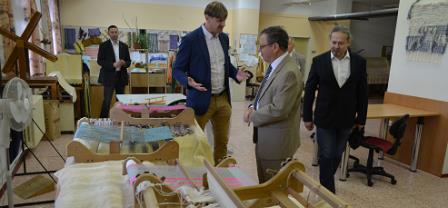 mezinárodní studie ARTIC - Advanced Robotic Therapy Integrated Centers - sběr dat z roboticky asistované chůze - Lokomat (ČR, USA, UK, Švýcarsko, G, Singapore, J.