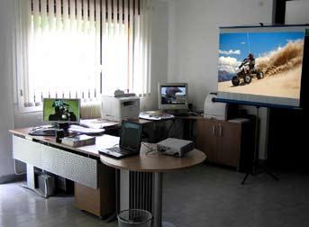 : 1858149 TRR NLB: SI56 0204 1025 3947 551 TRR Sparkasse: SI56 3400 0100 7779 051 Mobilni telefon: +386 (0) 41 200