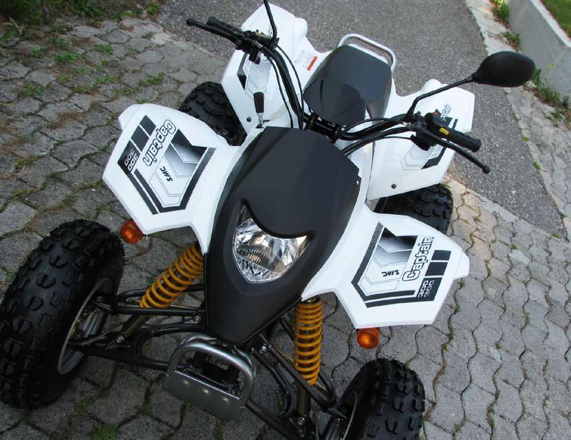 SMC Captain 300 Motor : 4-taktni, dva valja, vodno hlajenje Prostornina motorja : 270 cm3 Moč motorja : 20 KM (odprt 25 KM) Pogon : Veriga Menjalnik : 5 stopenjski ročni Zavore S/Z : 2