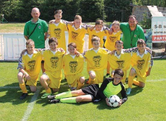Zelený tým vstoupil do turnaje vítězstvím nad Milínem 4:0, v dalším zápase porazil FC Vlašim 8:0 a až v posledním zápase ve skupině narazil s Motorletem Praha 1:5.