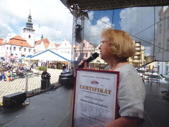 Svaz knihovníků a informačních pracovníků ČR vyhlašuje již od roku 2007 celostátní akci Den pro dětskou knihu. Tento nápad se zrodil v Městské knihovně v Děčíně. Termín je stanoven na sobotu před 1.