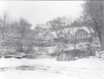 Však sudičky dobré mlčenlivě stály, stráž u každičké české kolébky.