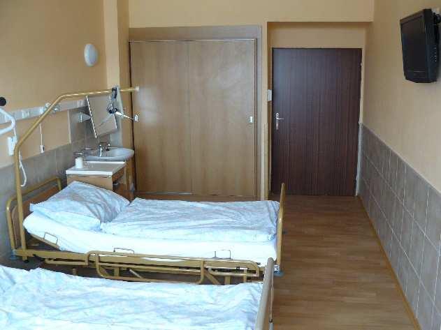 Na tomto oddělení pacienti na přijetí čekali 35,9 dne ( loni stejnou dobu ) s dobou ošetřování 57,6 dne, respektive v roce 2015 = 50,3 dne.