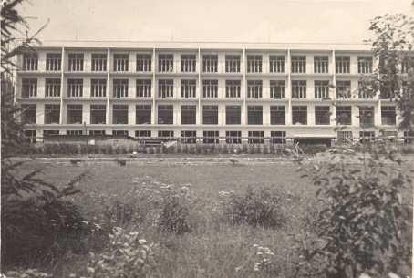 Během války byl zřízen vojenský lazaret, což předurčilo jeho další využití. V roce 1947 bylo rozhodnuto zde vybudovat rehabilitační zařízení.