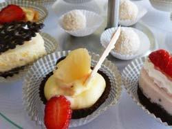 1000 g 15 EUR Torta marcipán 1000 g 14 EUR Torta ovocná, čokoládová 1000 g 12 EUR Mini zákusky mix 1 ks min