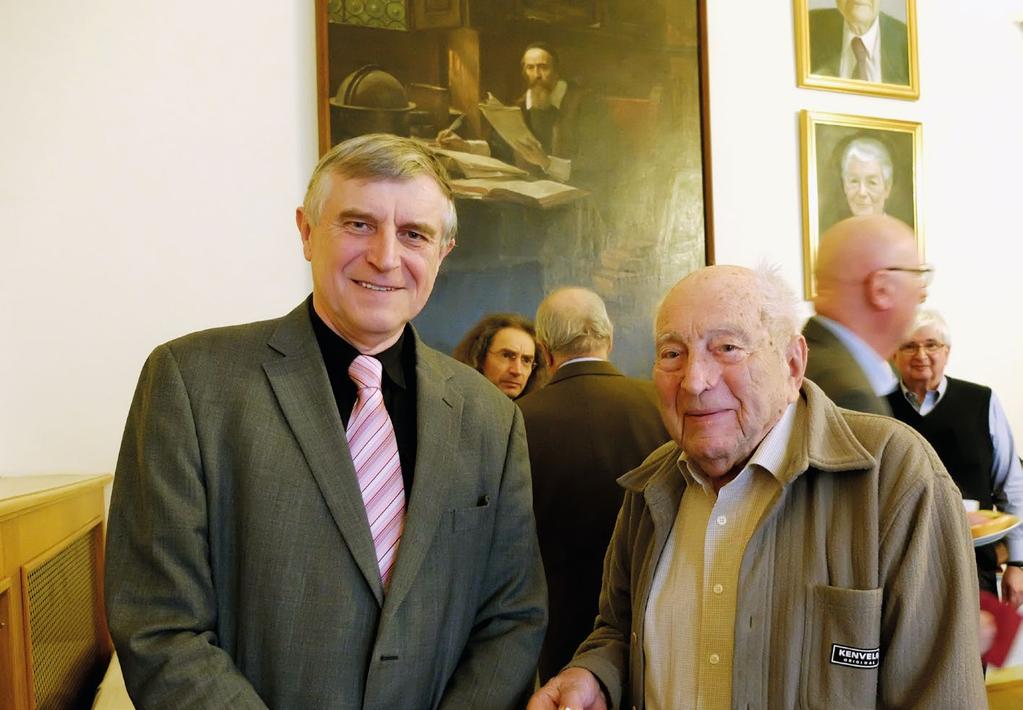 88 Rozhovor tor časopisu New Astronomy mi pak napsal, že zařadí můj článek jako první do nového ročníku 2012, což mě velice potěšilo.