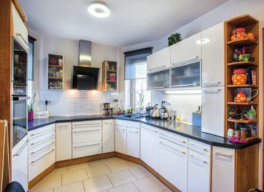 Prodej PL10396JK Prodej PL10627VM Rodinný dům se zahradou a garáží Dům o velikosti 6+1s garáží