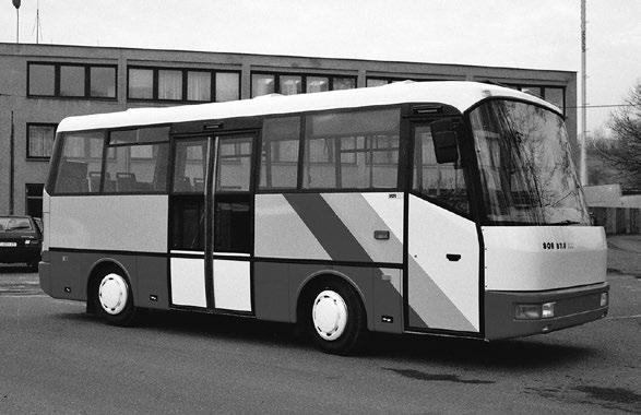 První prototyp autobusu SOR 7,5 při jízdních zkouškách v lednu 1993 malé