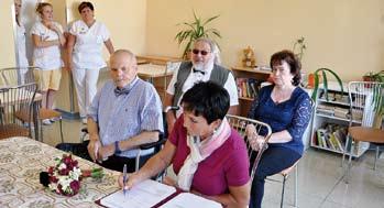 Program tradičně připravují žáci a učitelé Základní umělecké školy Vsetín, kteří nás požádali, ať informaci předáme rovněž všem zdravotníkům.
