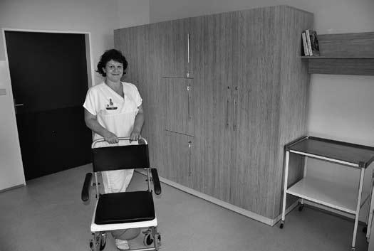 Jedná se o prostředky na opravy zařízení pro rozvod médií, servisní činnost, opravy podlah a výměnu podlahové krytiny, ale také potřebné malířské a natěračské práce a opravy dle aktuální potřeby,