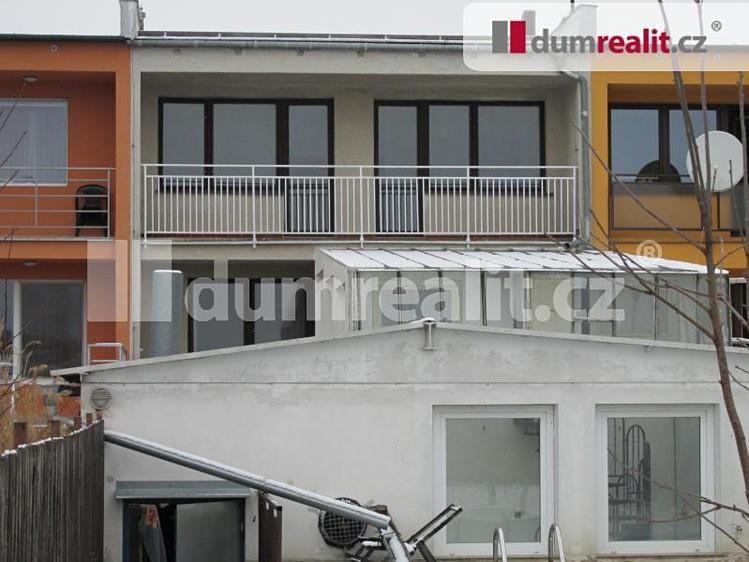 Záznam o prodeji srovnávané nemovitosti č. 3 1. Identifikace Prodej, Rodinný dům, 181 m 2, Celková cena: 2.390.000 Kč Adresa: Oblekovice,, okres 2.