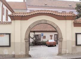 Připravili jsme několik ednášek se zdravotní nebo bezpečnostní tématikou. Společně s vojenskými důchci jsme chili na polenní vycházky kolem Příbrami, jednou byla celenní vycházka v okolí Karlštejna.