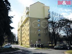 209 m 2 V domě vnitřní bazén, podlahové topení, alarm, garáž pro tři auta 7 990 000 Kč 170491 DB 2+1 Brno - Černovice, ul Havraní v cihlovém domě, novostavba z