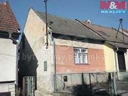 Náklady 2500,-/měs Byt je nově vymalován, vybaven postelí, stolem, skříněmi a KL 1 200 000 Kč 171735 Byt 3+1 Brno - Vinohrady, ul Čejkovická CP 34 m 2, patro