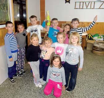 našich předků a to všestrannou podporou DFS Násedlováček. V roce 2017 nás velkou mírou finančně podporoval Obecní úřad Násedlovice, za což mu patří naše velké poděkování.