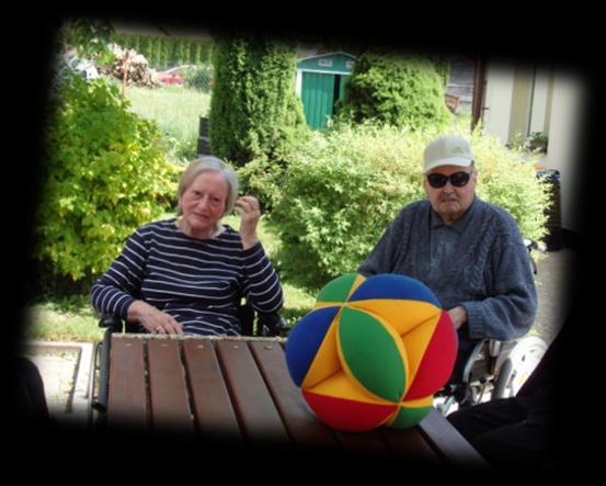 9.4 Aktivity našich seniorů Rok 2017 byl pro Domov pokojného stáří v Libošovicích velmi významným rokem. Zásadní v tomto roce byla zářijová oslava 25. výročí od založení Oblastní charity Sobotka.