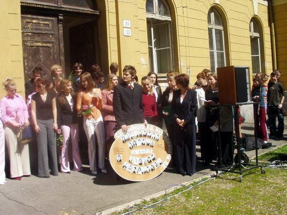 Oktáva Triedna učiteľka: Mgr. Daniela Mihóková 1. Lucia Axamská * 16. Tatiana Maňasová 2. Miroslava Cibulcová 17. Marie Melníková 3. Vratislav Ďarmek 18. Mária Mlaková * 4. Viliam Ganz 19.