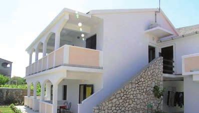 Ostrov Pag, Pag Boutique Hotel INTERMEZZO**** Poloha: vynikajúca poloha 100m od mora a prvej pláže, mestská pláž 300m, v centre Vybavenie: rekonštruovaný, moderne zariadený hotel, recepcia, výťah,