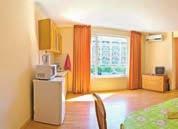 Vybavenie: nový hotel v mediteránskom štýle, recepcia, sejf, výťah, reštaurácia s výhľadom na jachtový