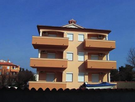 Medulin Apartmány Al PINI*** Poloha: v blízkosti hotela Belvedere, 250 m od peknej pláže, 700 m od centra Medulinu.