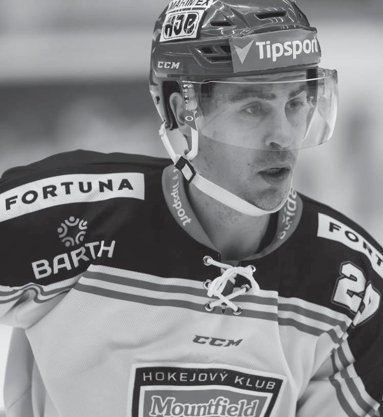 Z ANGAŽMÁ V HRADCI MÁM JENOM KLADY, ŘÍKÁ MICHAL DRAGOUN Jedním z hráčů, který přišel pod Bílou věž v průběhu sezóny a výtečně zapadl do týmu, je zkušený útočník Michal Dragoun.