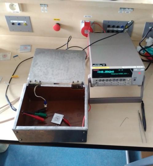4.3 Měření Měření začalo měřením kapacity a ztrátového činitele tg δ u každého substrátu v rozsahu 100 Hz, 1 khz, 10 khz, 100 khz pomocí RLC metru MOTECH MT 4090.