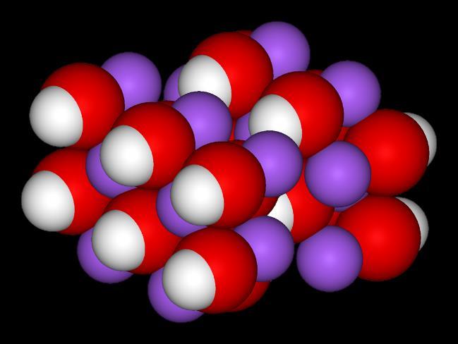 Experimentální část Obrázek 33. Krystalová mřížka hydroxidu sodného [48] Obrázek 34. Hydroxid sodný [foto: Alblová Nikol] 7.1.