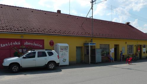 96 odůvodnění obecní úřad pošta obchod hasičská zbrojnice Obecní úřad je vedle prostoru u hospody a kostela