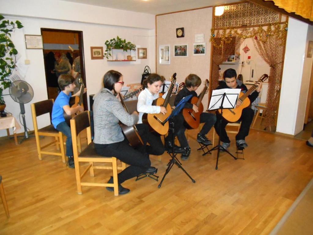11. Spolupráce s ostatními subjekty: Při pořádání především větších akcí (vánoční a závěrečný koncert HO, vystoupení TU, zkoušky a divadelní představení LDO a některé další akce) je třeba zmínit