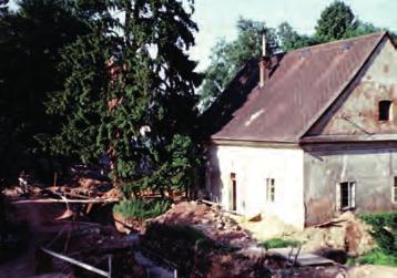 zámecké nádvoří, vpravo